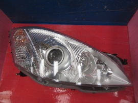 Mercedes Benz - Headlight - A2218205461
